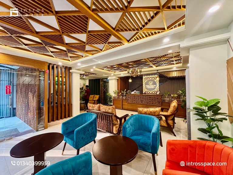 Grand Circle Inn Cafe 038 Hotel Lobby Reception introsspace intros space 1