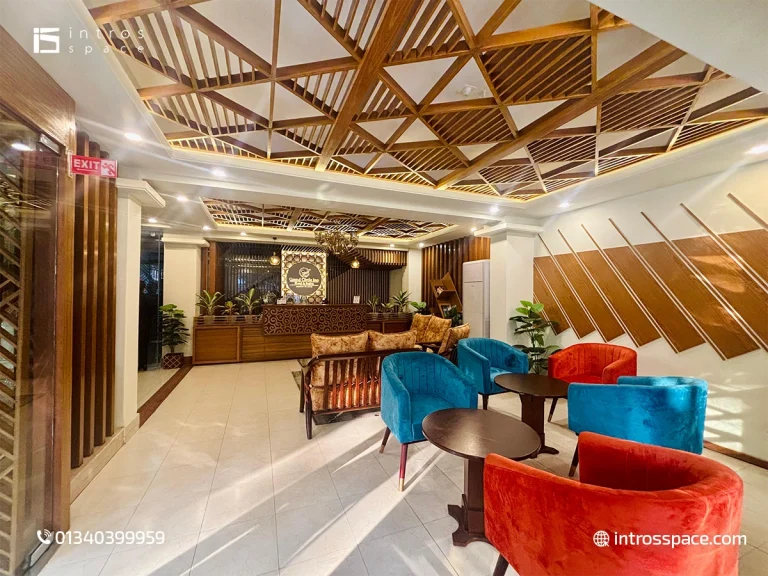 Grand Circle Inn Cafe 038 Hotel Lobby Reception introsspace intros space